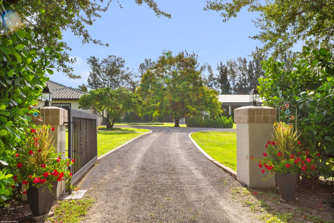 For Sale: $5,700,000 (3 beds, 3 baths, 2329 Square Feet)