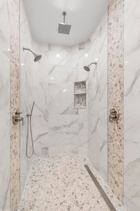 For Sale: $5,700,000 (3 beds, 3 baths, 2329 Square Feet)