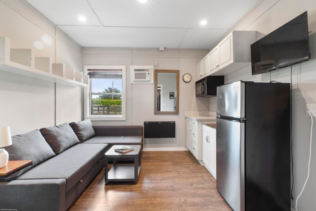 For Sale: $5,700,000 (3 beds, 3 baths, 2329 Square Feet)