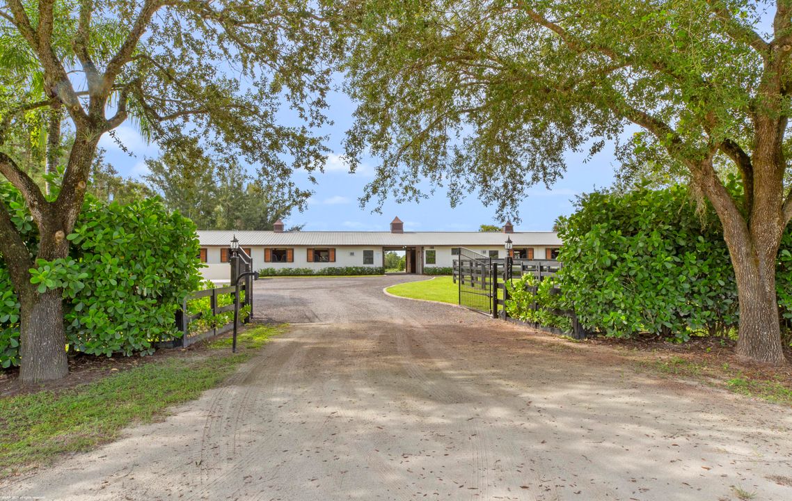 For Sale: $5,700,000 (3 beds, 3 baths, 2329 Square Feet)