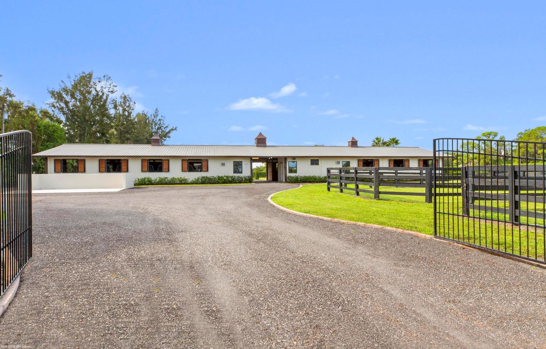For Sale: $5,700,000 (3 beds, 3 baths, 2329 Square Feet)