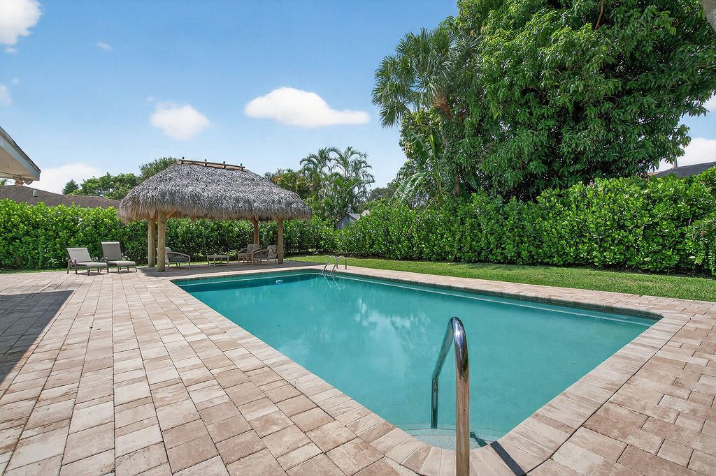 For Rent: $6,200 (3 beds, 2 baths, 1540 Square Feet)