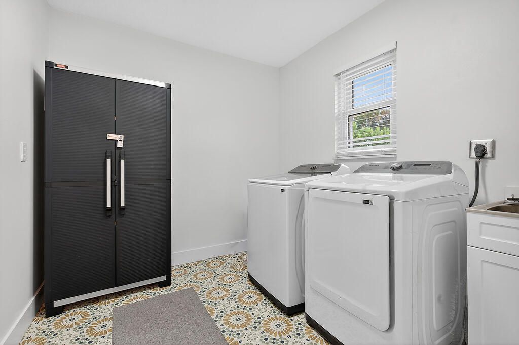 For Rent: $6,200 (3 beds, 2 baths, 1540 Square Feet)