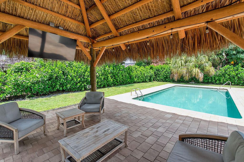 For Rent: $6,200 (3 beds, 2 baths, 1540 Square Feet)