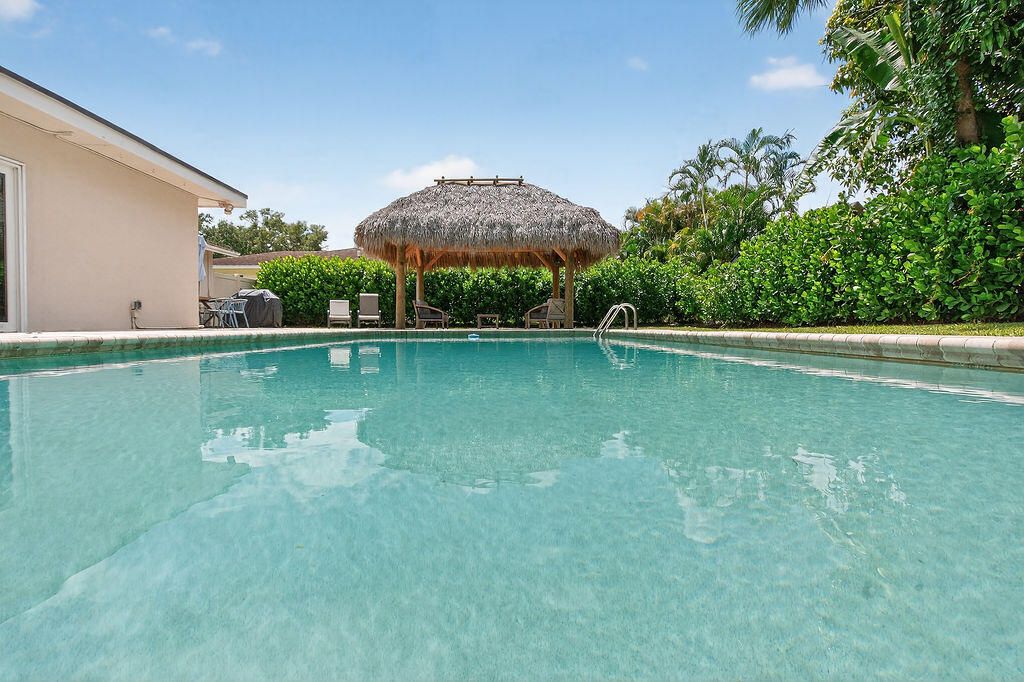 For Rent: $6,200 (3 beds, 2 baths, 1540 Square Feet)