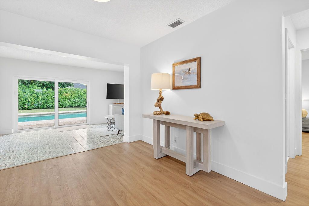 For Rent: $6,200 (3 beds, 2 baths, 1540 Square Feet)