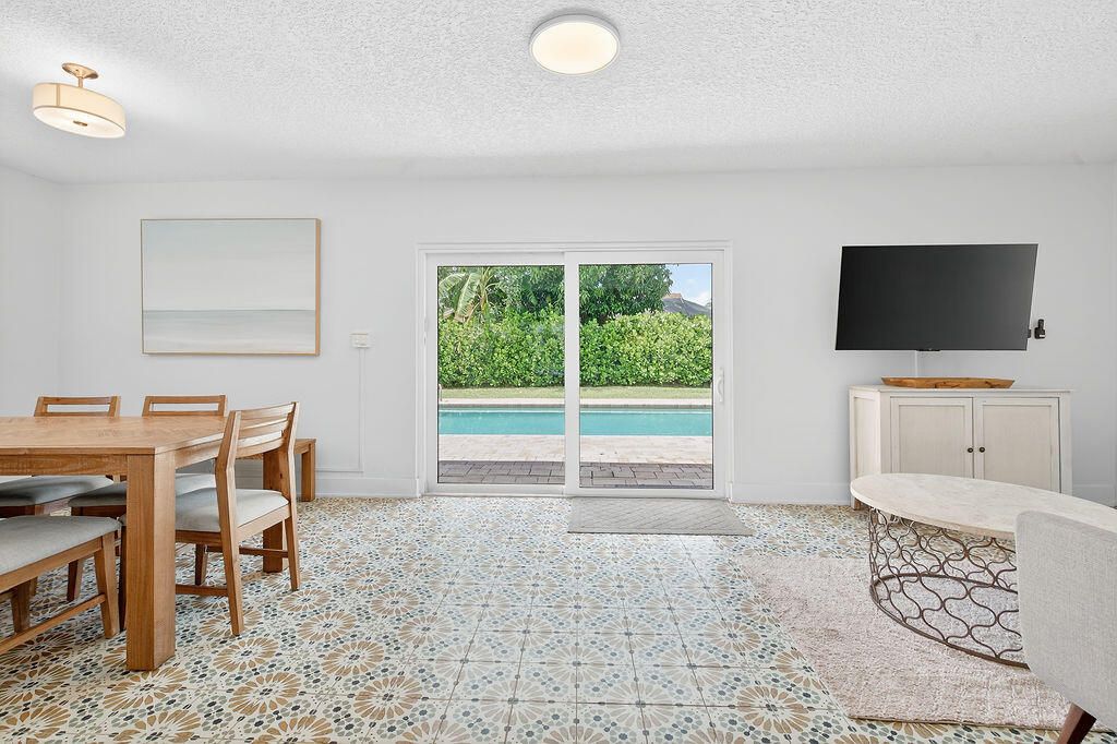 For Rent: $6,200 (3 beds, 2 baths, 1540 Square Feet)