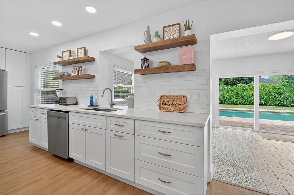 For Rent: $6,200 (3 beds, 2 baths, 1540 Square Feet)