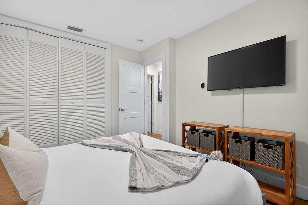 For Rent: $6,200 (3 beds, 2 baths, 1540 Square Feet)