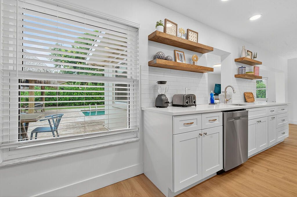 For Rent: $6,200 (3 beds, 2 baths, 1540 Square Feet)