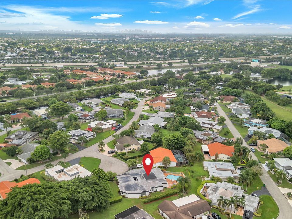 For Sale: $700,000 (3 beds, 2 baths, 3318 Square Feet)