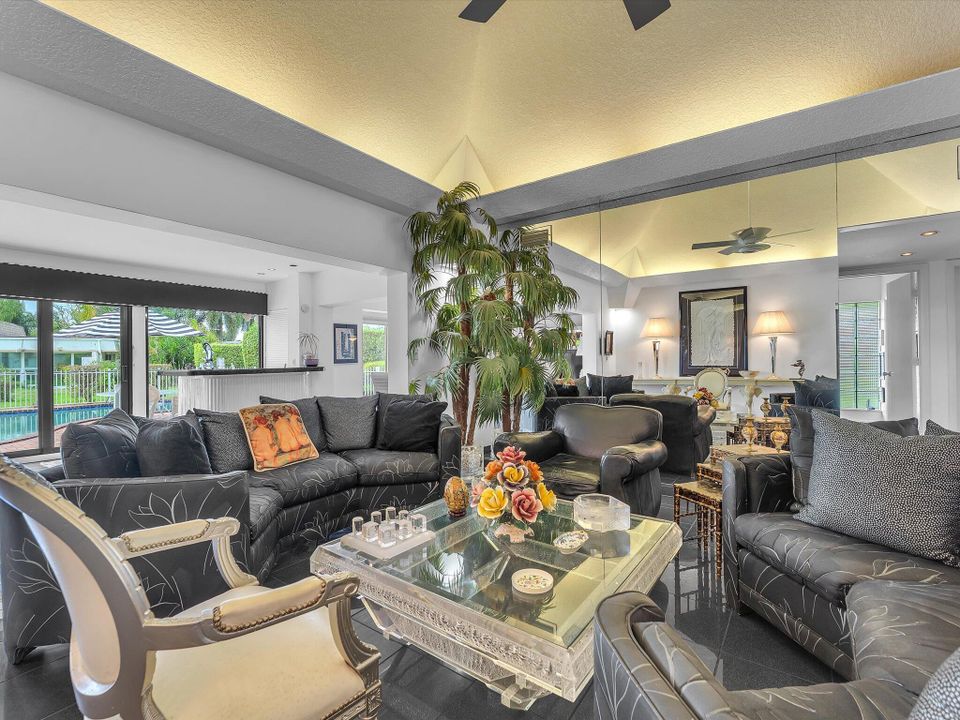 For Sale: $700,000 (3 beds, 2 baths, 3318 Square Feet)