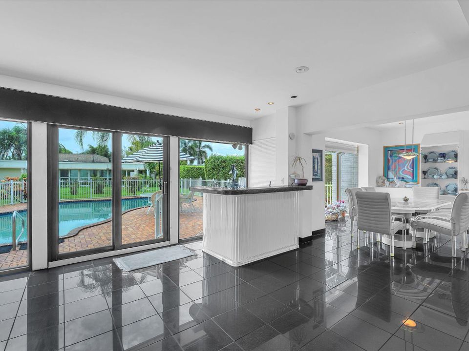 For Sale: $700,000 (3 beds, 2 baths, 3318 Square Feet)