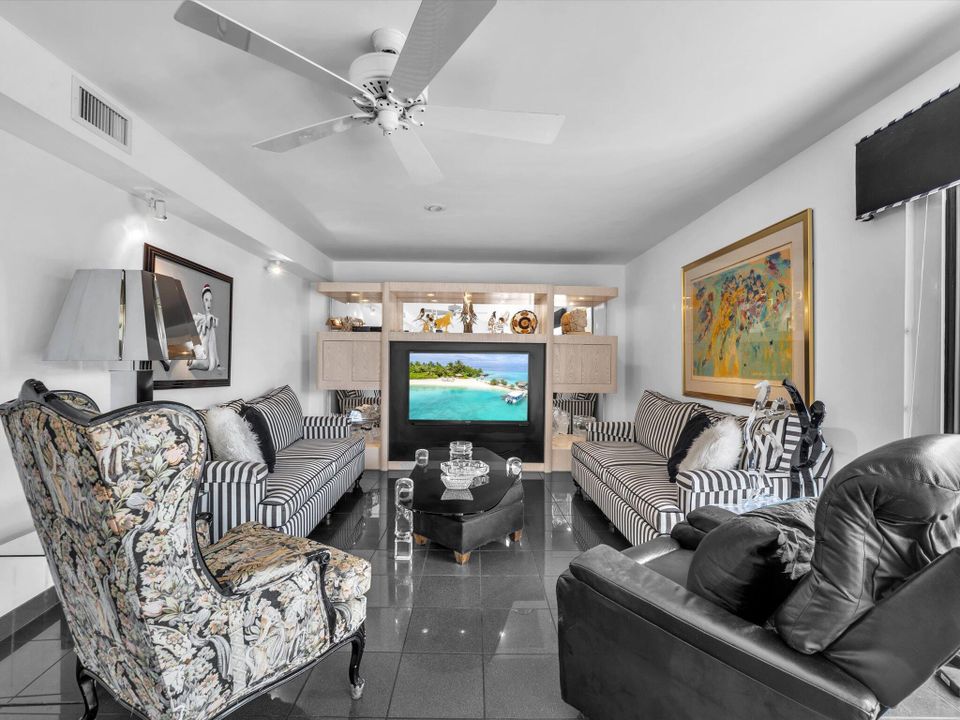 For Sale: $700,000 (3 beds, 2 baths, 3318 Square Feet)