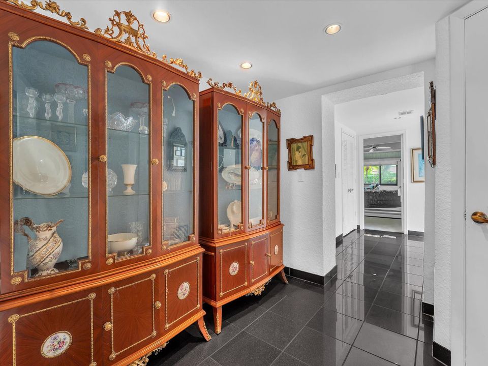 For Sale: $700,000 (3 beds, 2 baths, 3318 Square Feet)