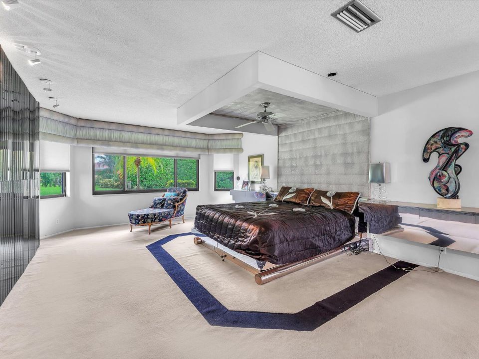 For Sale: $700,000 (3 beds, 2 baths, 3318 Square Feet)