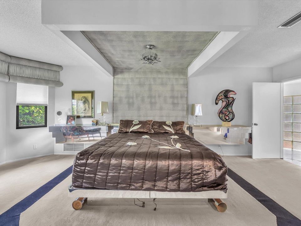 For Sale: $700,000 (3 beds, 2 baths, 3318 Square Feet)