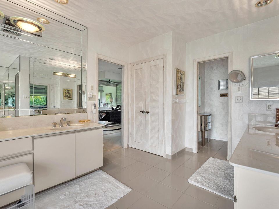 For Sale: $700,000 (3 beds, 2 baths, 3318 Square Feet)