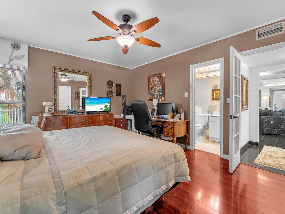 For Sale: $700,000 (3 beds, 2 baths, 3318 Square Feet)