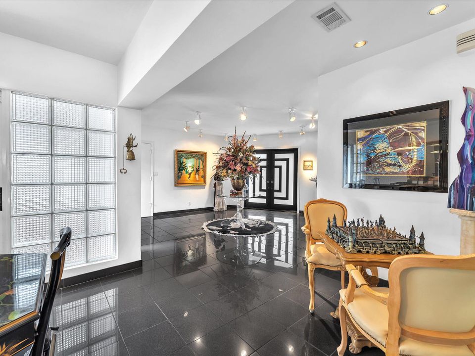 For Sale: $700,000 (3 beds, 2 baths, 3318 Square Feet)