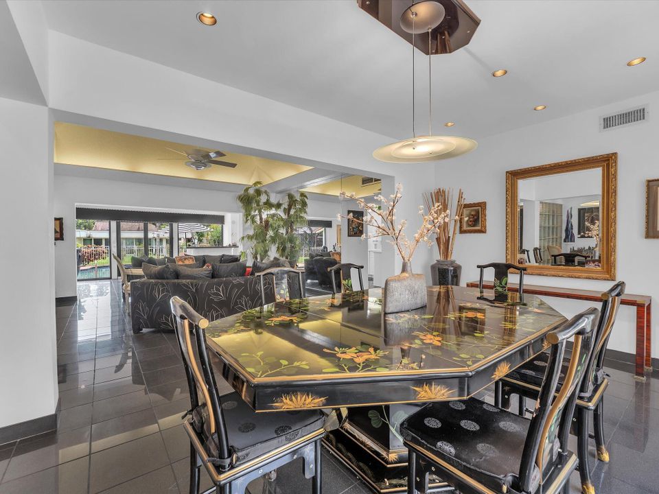 For Sale: $700,000 (3 beds, 2 baths, 3318 Square Feet)