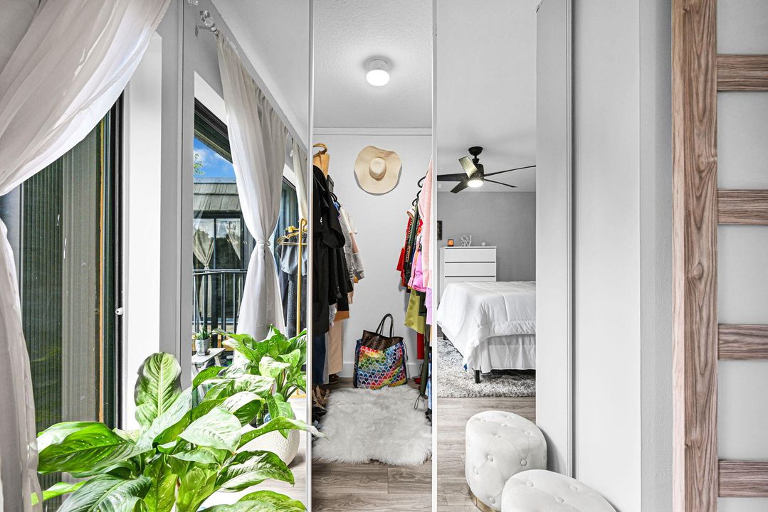 合同活跃: $309,999 (2 贝兹, 2 浴室, 1236 平方英尺)