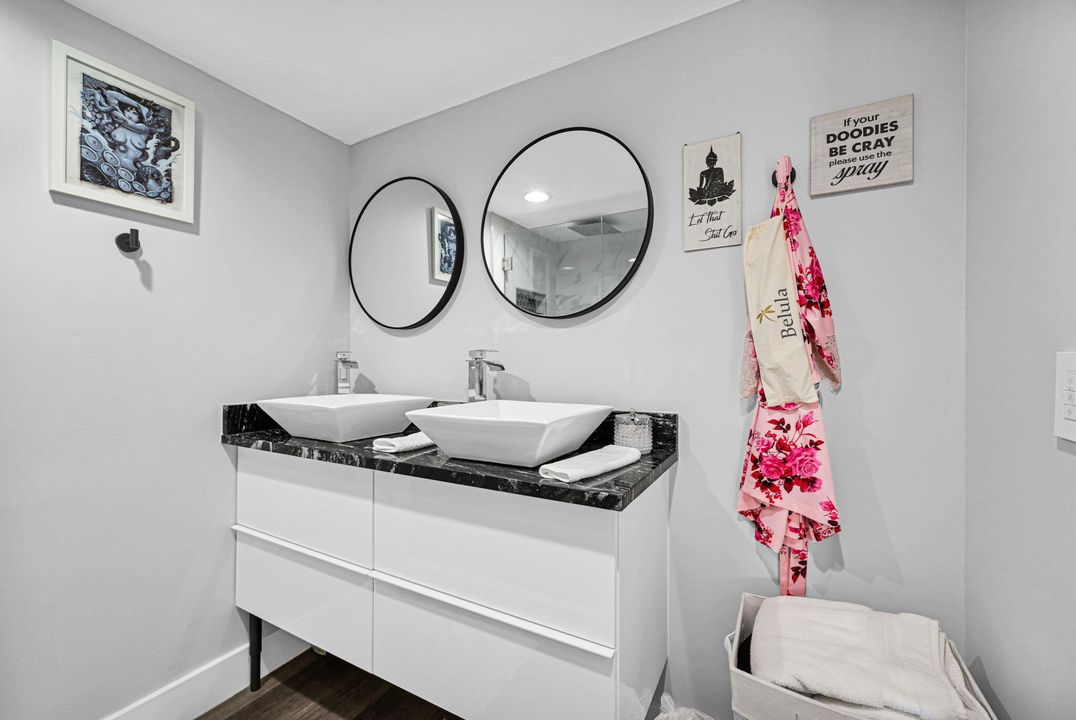 合同活跃: $309,999 (2 贝兹, 2 浴室, 1236 平方英尺)