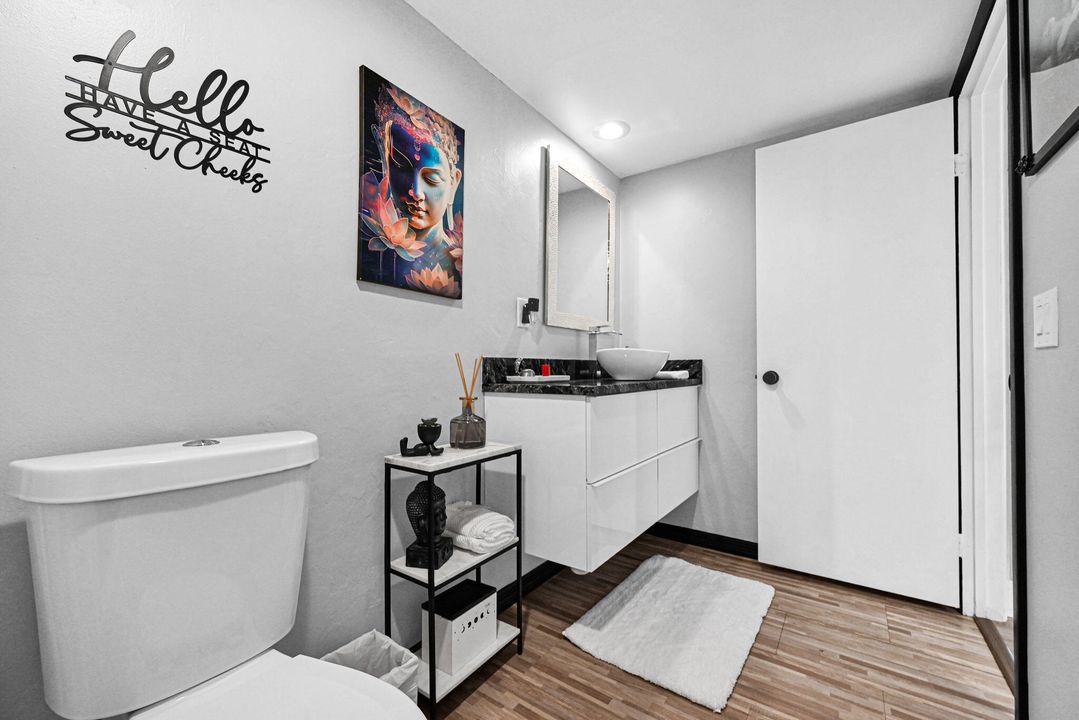 合同活跃: $309,999 (2 贝兹, 2 浴室, 1236 平方英尺)