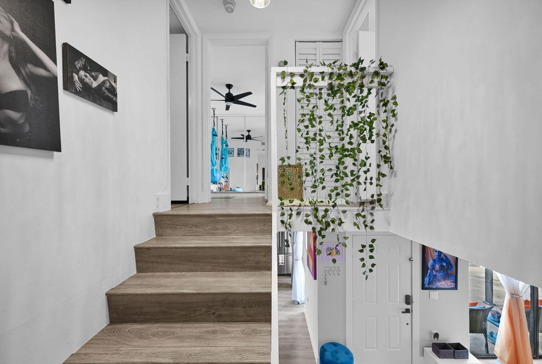 合同活跃: $309,999 (2 贝兹, 2 浴室, 1236 平方英尺)