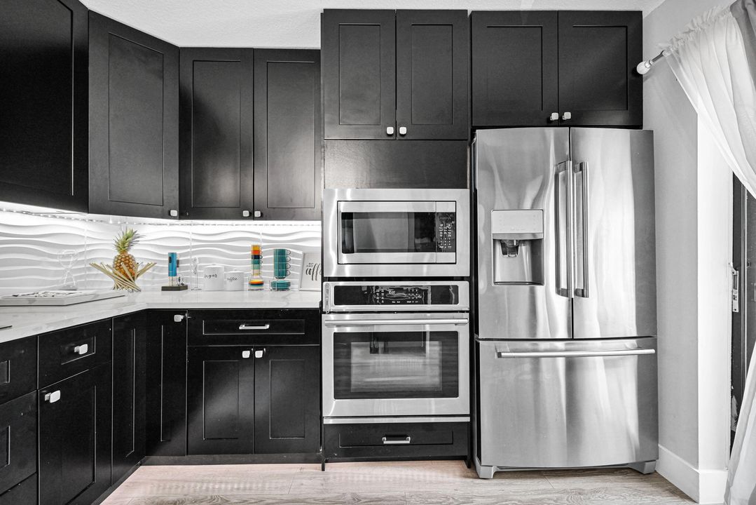 合同活跃: $309,999 (2 贝兹, 2 浴室, 1236 平方英尺)