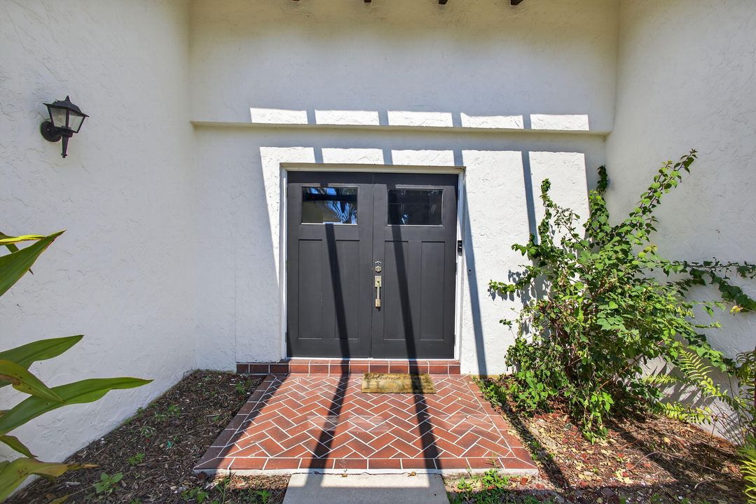 Active With Contract: $3,650 (3 beds, 2 baths, 1865 Square Feet)