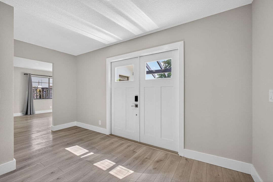 Active With Contract: $3,650 (3 beds, 2 baths, 1865 Square Feet)