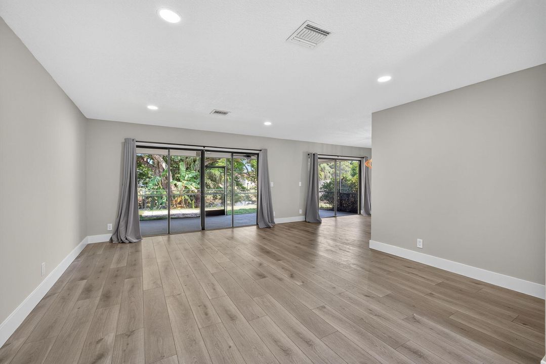 Active With Contract: $3,650 (3 beds, 2 baths, 1865 Square Feet)