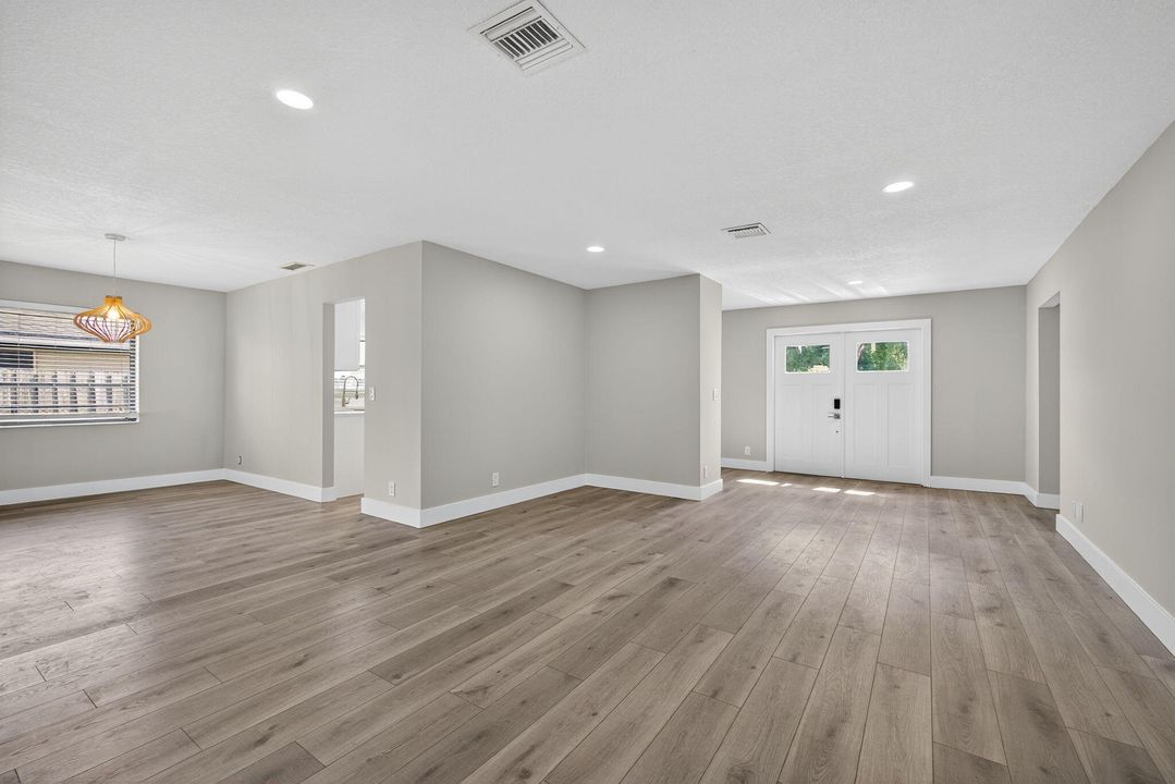 Active With Contract: $3,650 (3 beds, 2 baths, 1865 Square Feet)