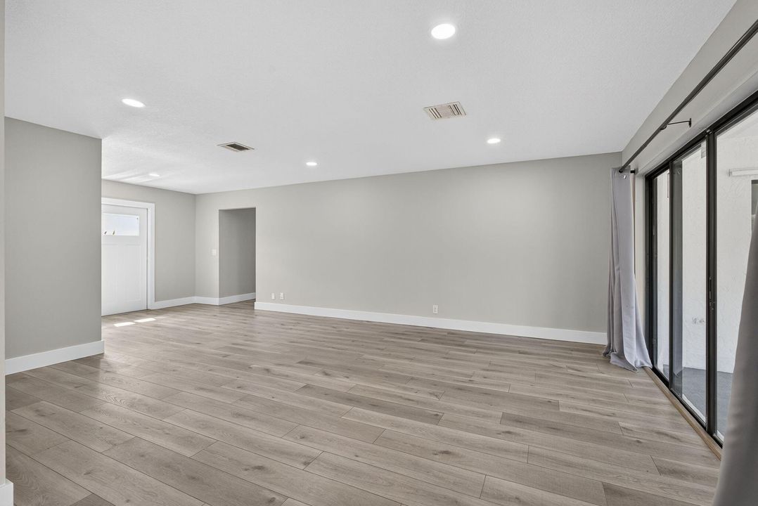 Active With Contract: $3,650 (3 beds, 2 baths, 1865 Square Feet)