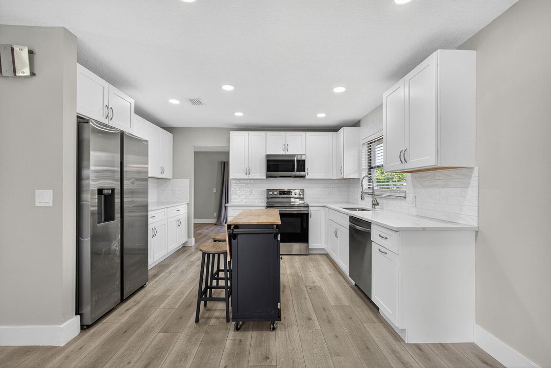 Active With Contract: $3,650 (3 beds, 2 baths, 1865 Square Feet)