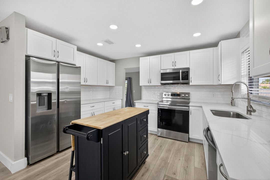 Active With Contract: $3,650 (3 beds, 2 baths, 1865 Square Feet)