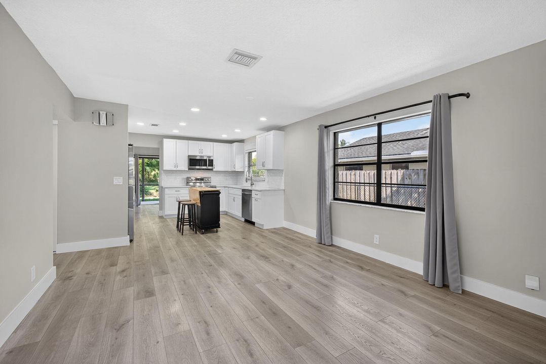 Active With Contract: $3,650 (3 beds, 2 baths, 1865 Square Feet)