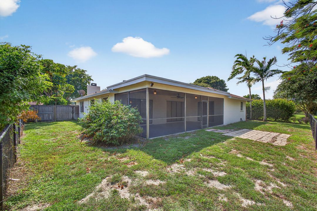 Active With Contract: $3,650 (3 beds, 2 baths, 1865 Square Feet)