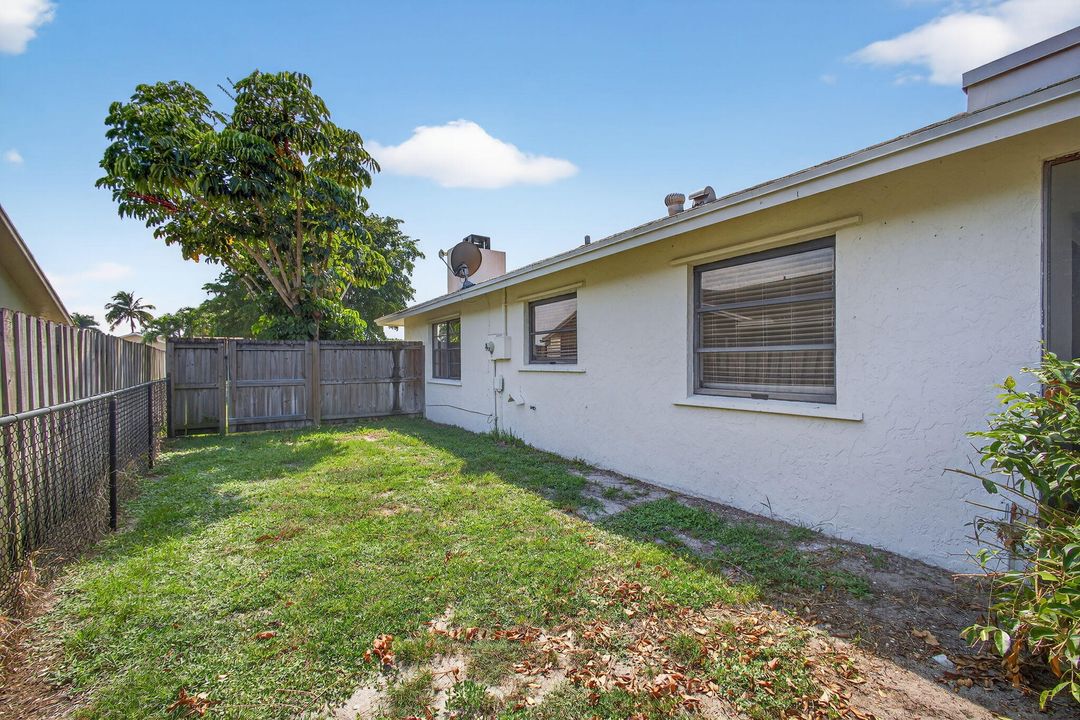 Active With Contract: $3,650 (3 beds, 2 baths, 1865 Square Feet)
