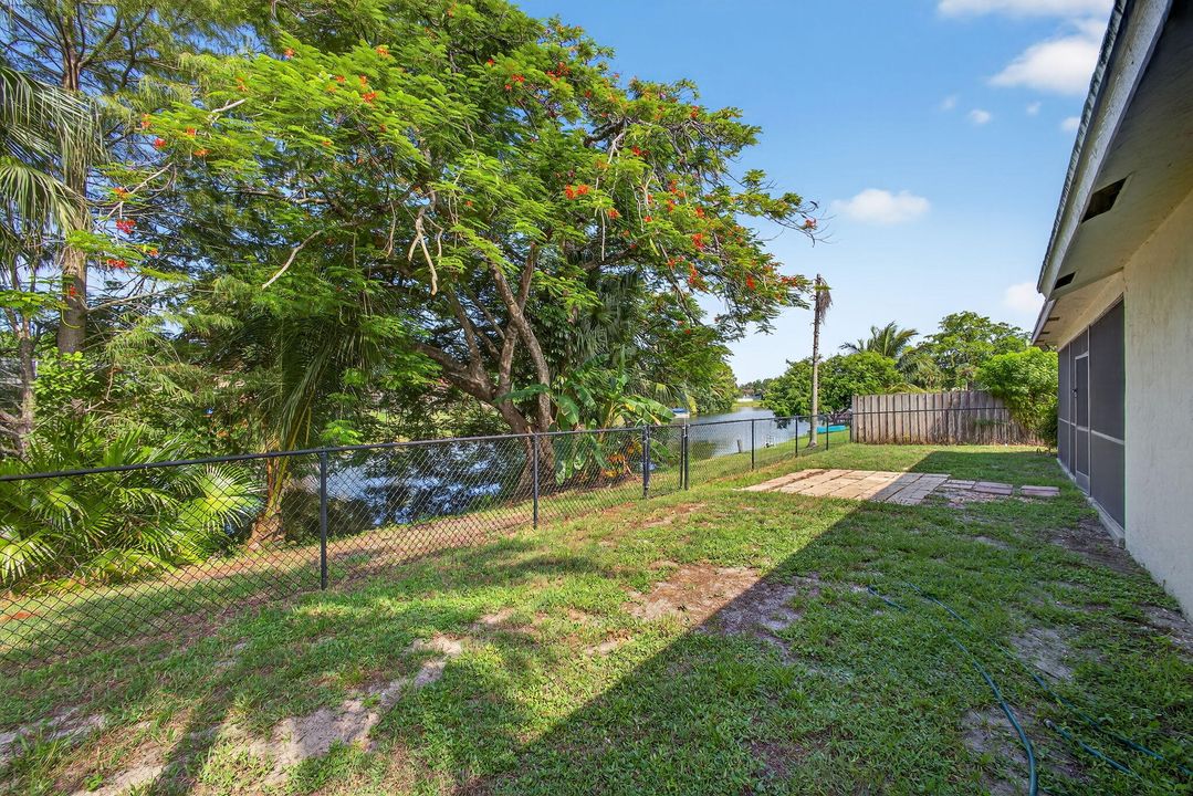 Active With Contract: $3,650 (3 beds, 2 baths, 1865 Square Feet)