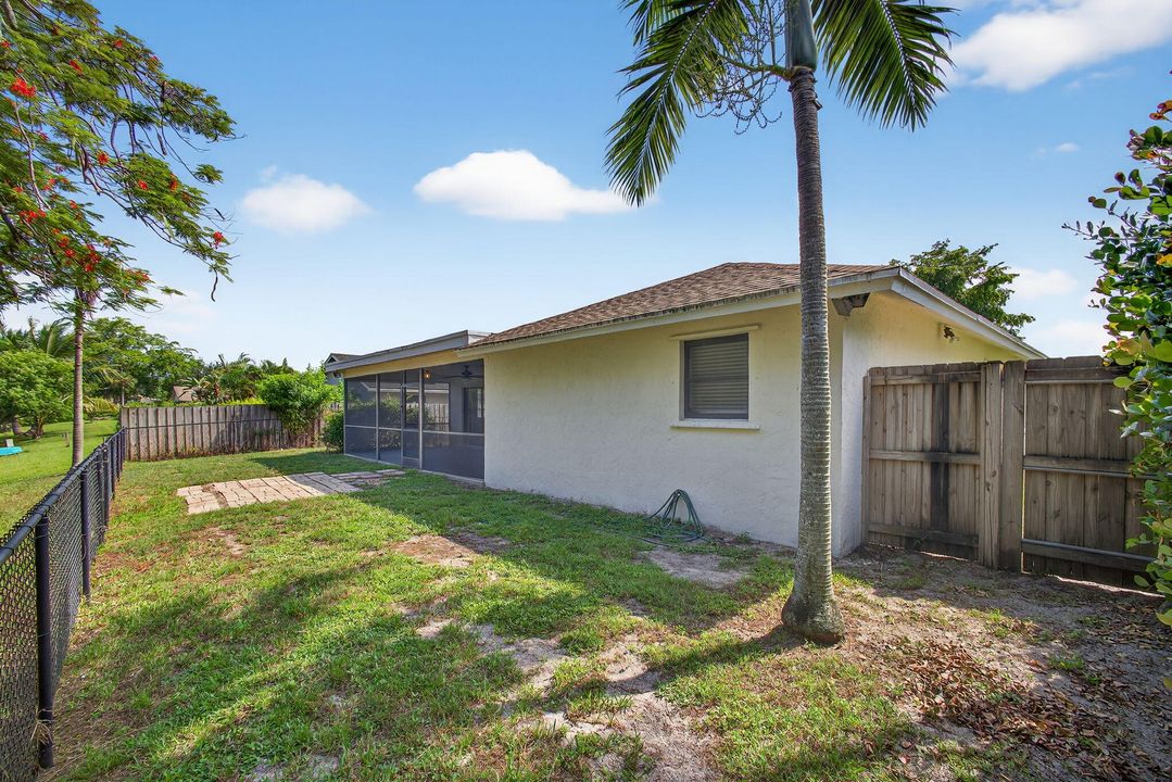 Active With Contract: $3,650 (3 beds, 2 baths, 1865 Square Feet)