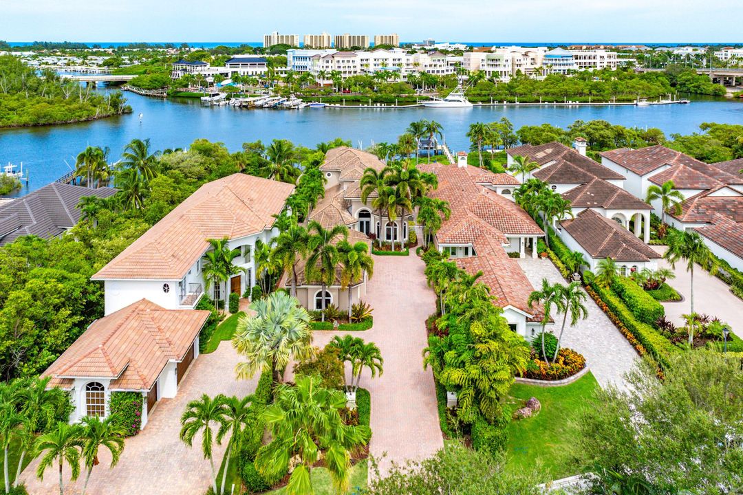 For Sale: $5,900,000 (4 beds, 3 baths, 3940 Square Feet)