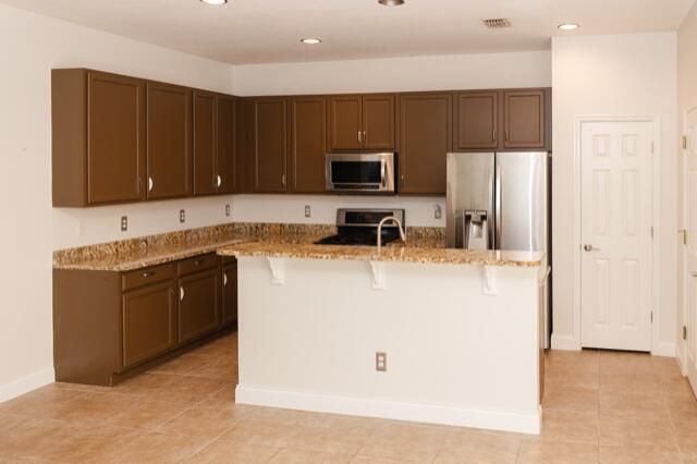 Active With Contract: $2,500 (3 beds, 2 baths, 1624 Square Feet)