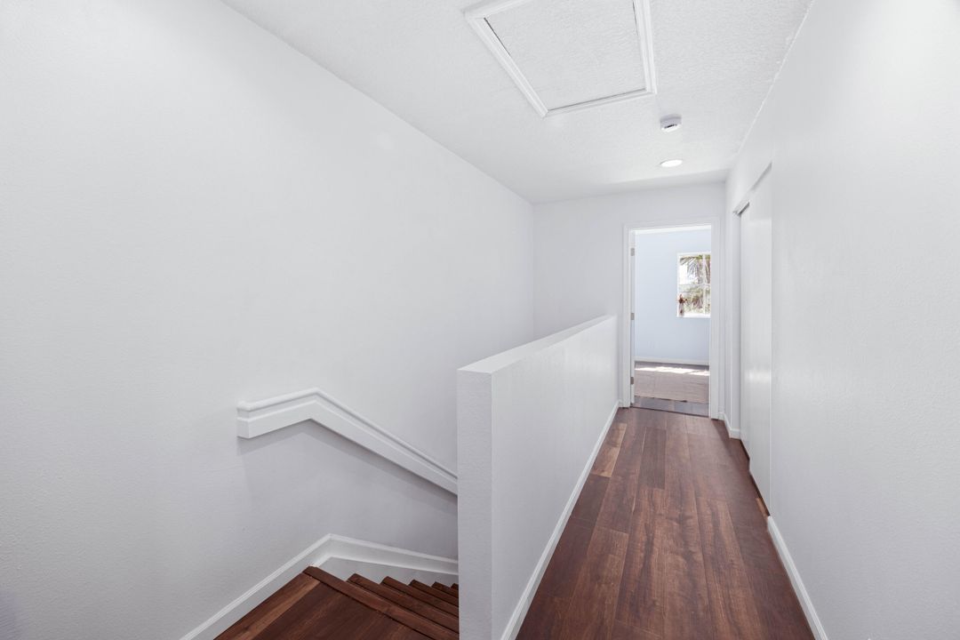 Active With Contract: $299,900 (2 beds, 2 baths, 1296 Square Feet)