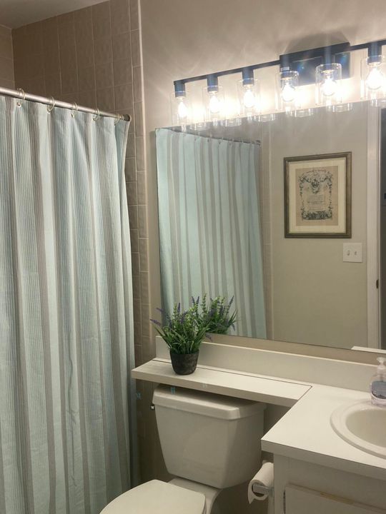 待售: $239,000 (2 贝兹, 2 浴室, 1370 平方英尺)