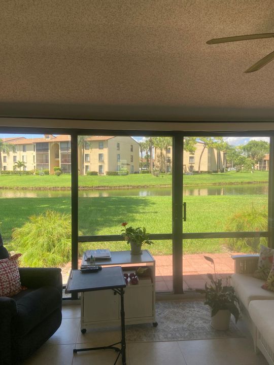 待售: $239,000 (2 贝兹, 2 浴室, 1370 平方英尺)