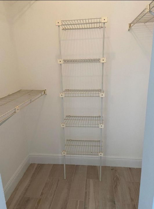 Active With Contract: $1,550 (2 beds, 2 baths, 1020 Square Feet)