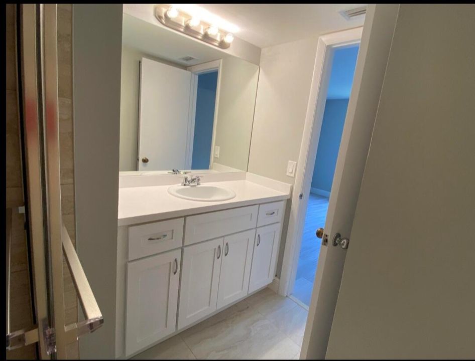 Active With Contract: $1,550 (2 beds, 2 baths, 1020 Square Feet)