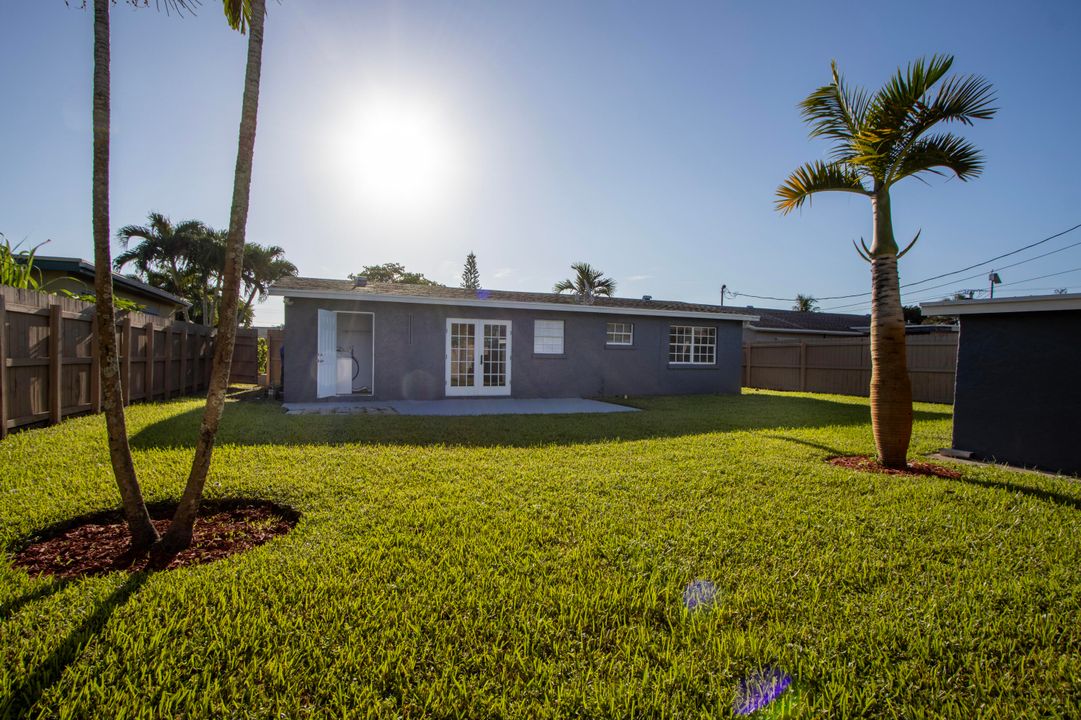 Active With Contract: $395,900 (3 beds, 2 baths, 1020 Square Feet)